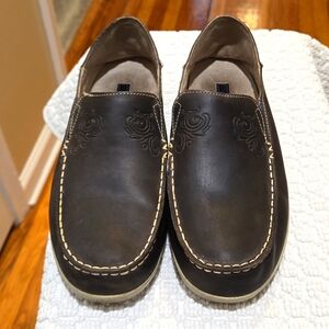 OLUKAI ▪︎ Women's Nohea Nubuck Slip on Shoes, Leather Upper, Size US9 EUR 39, EC